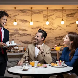 ***** Hotel La Clef Champs-élysées By The Crest Collection Francia